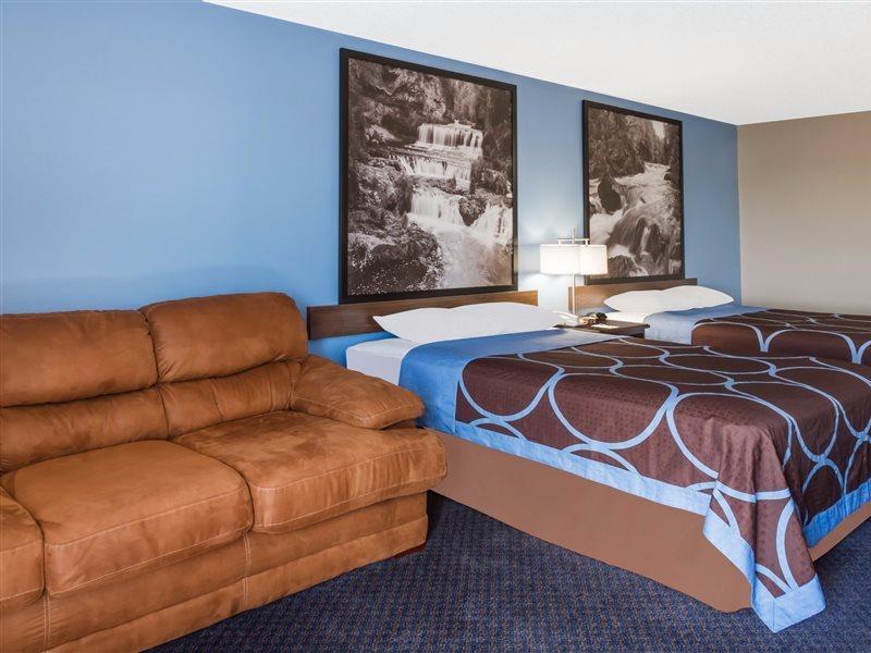 Boarders Inn & Suites By Cobblestone Hotels Columbus Esterno foto
